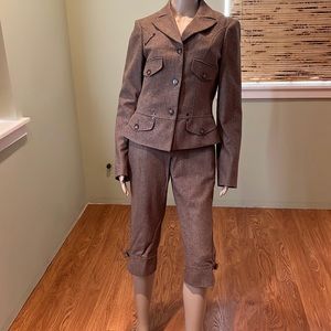 Le Full 2 Piece Wool Blend Pinstripe Suit With Crop Pants And Blazer Size 8-10